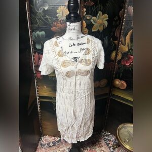 White with gold screen printed Short Sleeve Dress with lining (D4)